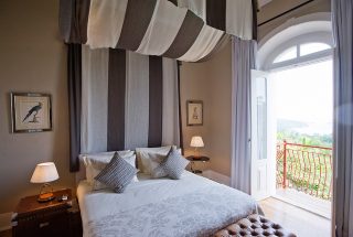 manor house luxury suite